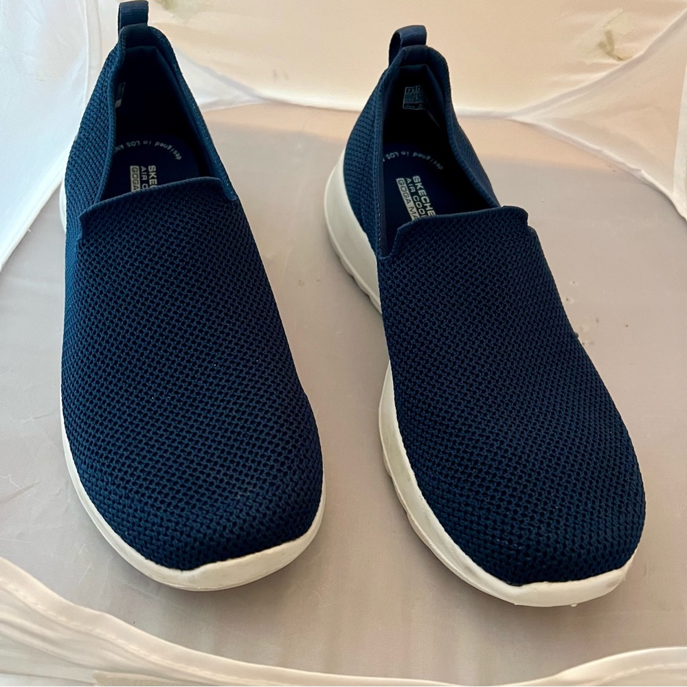 SKETCHERS  GOGO. MAT AIR COOLED JOY SLIP ONS  SIZE 7.5 WOMENS
